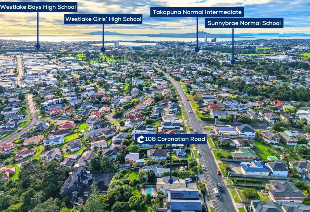 Double Westlake school zone, 3 beds 1 bath house with swimming pool on 812m2 section, zoned for Westlake Boys High School and Westlake Girls High School, and within easy reach of Sunnybrae Primary School, close to shopping centres, motorway access, 108 Coronation Road, Hillcrest, Auckland