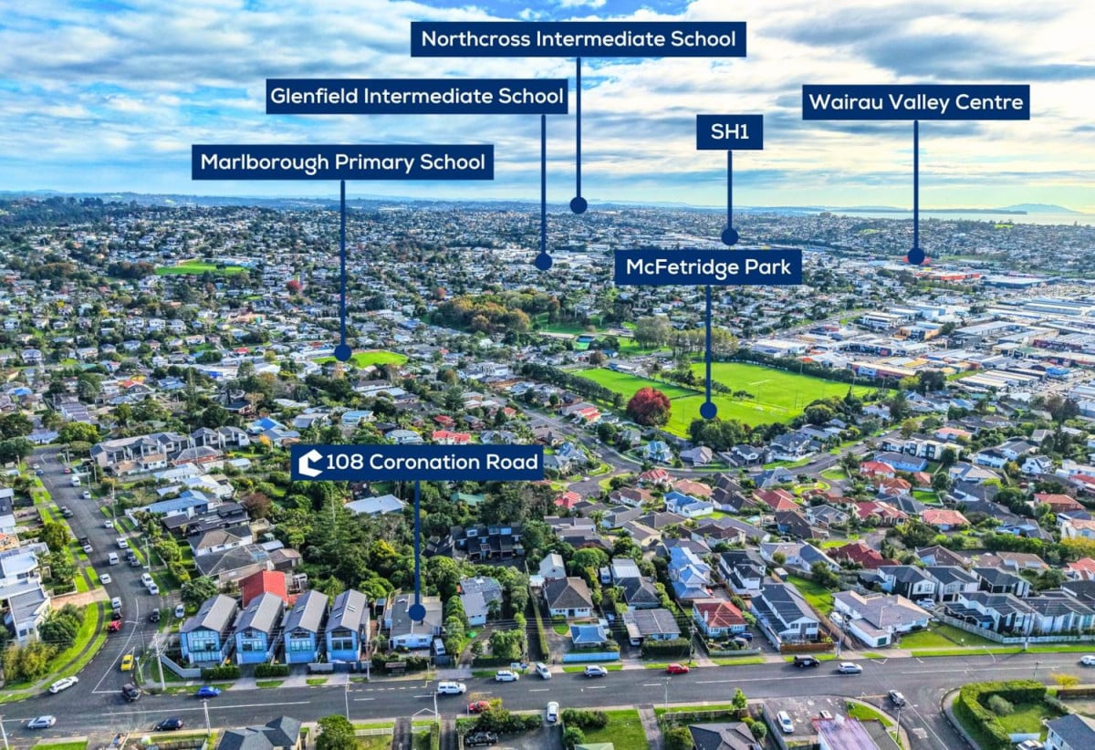 Double Westlake school zone, 3 beds 1 bath house with swimming pool on 812m2 section, zoned for Westlake Boys High School and Westlake Girls High School, and within easy reach of Sunnybrae Primary School, close to shopping centres, motorway access, 108 Coronation Road, Hillcrest, Auckland