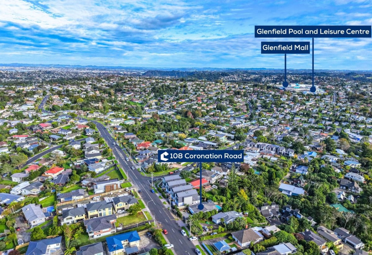 Double Westlake school zone, 3 beds 1 bath house with swimming pool on 812m2 section, zoned for Westlake Boys High School and Westlake Girls High School, and within easy reach of Sunnybrae Primary School, close to shopping centres, motorway access, 108 Coronation Road, Hillcrest, Auckland