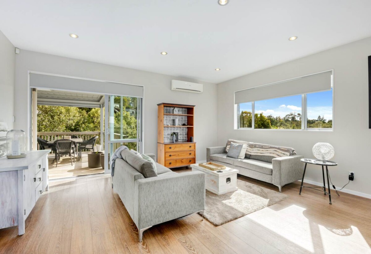 5 beds 3.5 baths house with double garage and views on 600m2 section, 2 beds 1 bath 1 lounge ground floor, minutes from schools, Albany Mall, Motorway access, 0.9 km to Oteha Valley School, 118 Fairview Avenue, Albany, Auckland