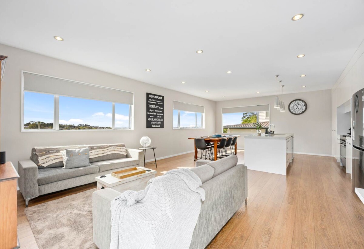 5 beds 3.5 baths house with double garage and views on 600m2 section, 2 beds 1 bath 1 lounge ground floor, minutes from schools, Albany Mall, Motorway access, 0.9 km to Oteha Valley School, 118 Fairview Avenue, Albany, Auckland