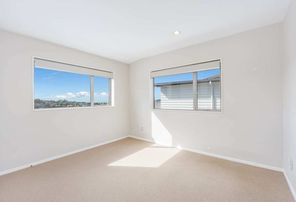 5 beds 3.5 baths house with double garage and views on 600m2 section, 2 beds 1 bath 1 lounge ground floor, minutes from schools, Albany Mall, Motorway access, 0.9 km to Oteha Valley School, 118 Fairview Avenue, Albany, Auckland