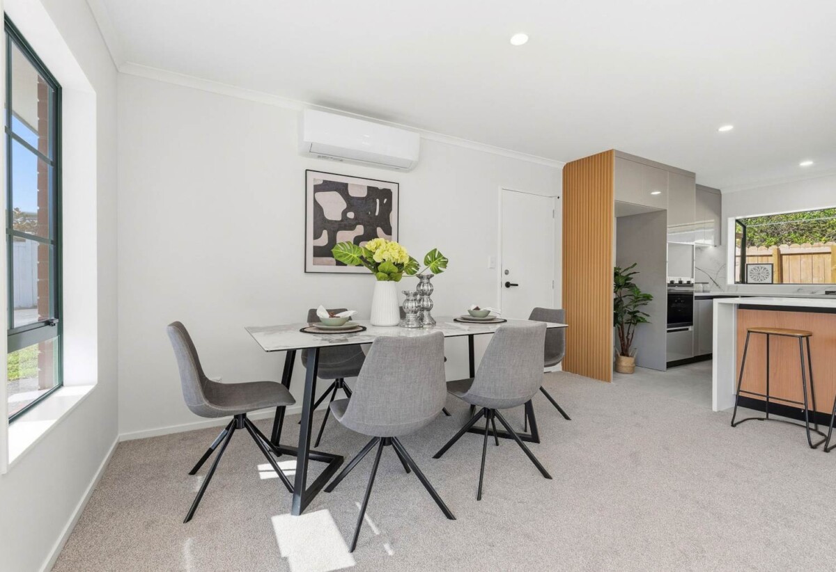 Renovated & Solid Brick 3 beds 2 beds house with garage, minutes to schools, Albany Mall, parks, motorway access, 0.2 km to Albany School, 2/11 Roanoke Way, Albany, Auckland