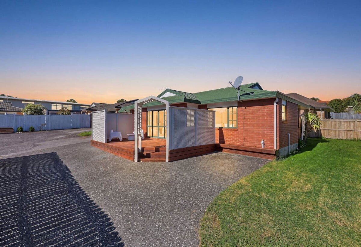 Renovated & Solid Brick 3 beds 2 beds house with garage, minutes to schools, Albany Mall, parks, motorway access, 0.2 km to Albany School, 2/11 Roanoke Way, Albany, Auckland