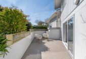 5 beds 2 baths house with standalone double garage on 832m2 section, 2 beds 1 bath 1 lounge ground floor, 3 beds 1 bath 1 lounge upstairs, close to shopping centres, schools, 0.2 km to Sunny Hills School, 12 Fordyce Avenue, Sunnyhills, Auckland