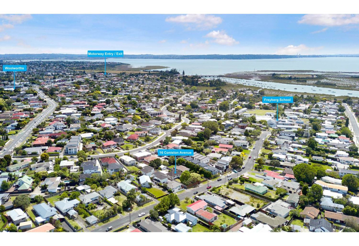 Urgent sale, Must sell, vendor is under financial pressure to sell it fast, 4 beds 1 bath house with garage on 809m2 section, currently rented, Walking distance to Te Atatu South Park, 0.4 km to Rangeview Intermediate, Ignore CV & Past Prices, 16 Coniston Avenue, Te Atatu South, Auckland