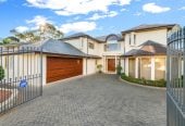Beside Remuera Golf Club, 457m2 5 beds (1 ensuite) = office 3.5 baths house with double garage on 810m2 section, downstairs a substantial rumpus room with kitchenette, workshop, and storage room, close to Meadowbank shopping centre, 2.1 km to St Thomas School (Auckland) and Selwyn College, 7 Coldham Crescent, St Johns, Auckland