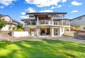 Beside Remuera Golf Club, 457m2 5 beds (1 ensuite) = office 3.5 baths house with double garage on 810m2 section, downstairs a substantial rumpus room with kitchenette, workshop, and storage room, close to Meadowbank shopping centre, 2.1 km to St Thomas School (Auckland) and Selwyn College, 7 Coldham Crescent, St Johns, Auckland