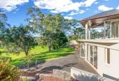 Beside Remuera Golf Club, 457m2 5 beds (1 ensuite) = office 3.5 baths house with double garage on 810m2 section, downstairs a substantial rumpus room with kitchenette, workshop, and storage room, close to Meadowbank shopping centre, 2.1 km to St Thomas School (Auckland) and Selwyn College, 7 Coldham Crescent, St Johns, Auckland