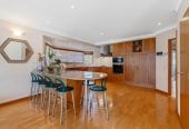 Beside Remuera Golf Club, 457m2 5 beds (1 ensuite) = office 3.5 baths house with double garage on 810m2 section, downstairs a substantial rumpus room with kitchenette, workshop, and storage room, close to Meadowbank shopping centre, 2.1 km to St Thomas School (Auckland) and Selwyn College, 7 Coldham Crescent, St Johns, Auckland