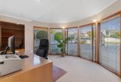 Beside Remuera Golf Club, 457m2 5 beds (1 ensuite) = office 3.5 baths house with double garage on 810m2 section, downstairs a substantial rumpus room with kitchenette, workshop, and storage room, close to Meadowbank shopping centre, 2.1 km to St Thomas School (Auckland) and Selwyn College, 7 Coldham Crescent, St Johns, Auckland