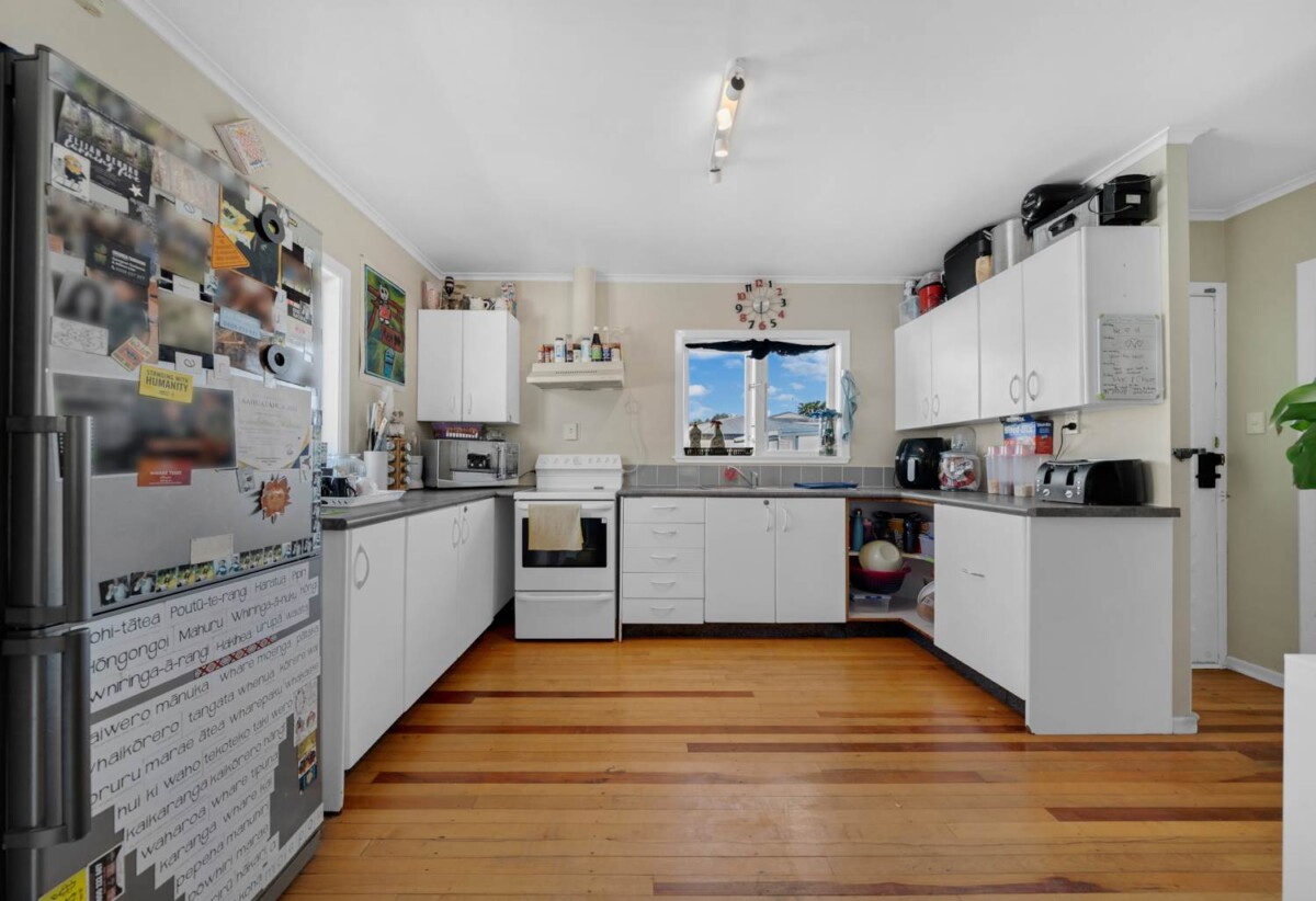 Brick 3 beds 1 bath house with standalone double garage on 561m2 section, close to Pukekohe township, schools, childcare centres, parks, and public transport, 0.2 km to Pukekohe North School, 34 Montgomery Avenue, Pukekohe, Auckland