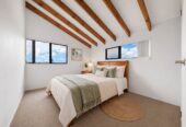 220m2 4 beds 2 baths house with double garage, close to schools, shops, parks, motorway access, 0.7 km to Avondale Primary School (Auckland), 20B New Windsor Road, New Windsor, Auckland