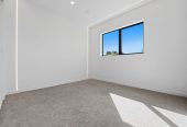 2 kitchens, Brandnew 5 beds 3.5 baths house with double garage on 337m2 section, Close to supermarkets, schools, and motorway access, 0.7 km to Opaheke School, 16 Furlough Road, Papakura, Auckland
