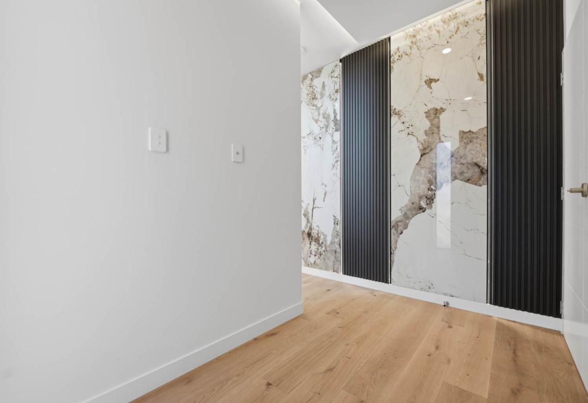2 kitchens, Brandnew 5 beds 3.5 baths house with double garage on 337m2 section, Close to supermarkets, schools, and motorway access, 0.7 km to Opaheke School, 16 Furlough Road, Papakura, Auckland