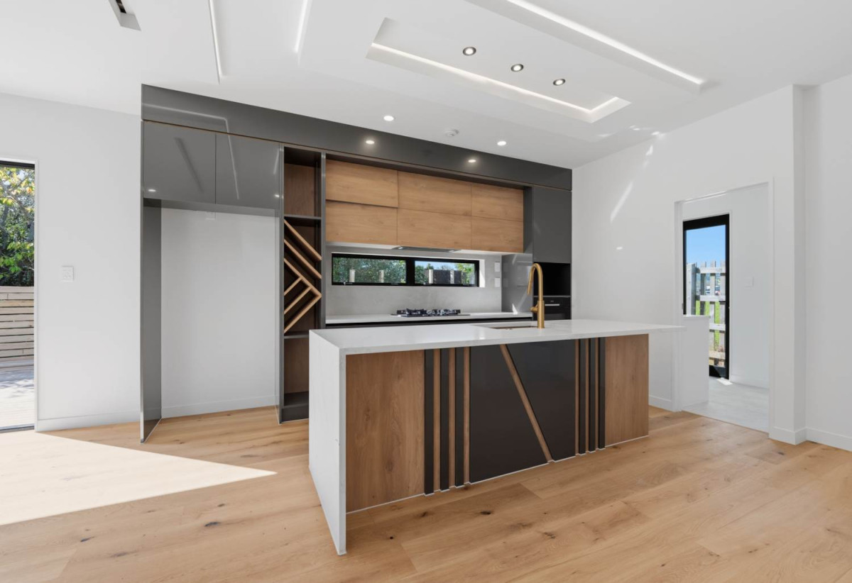 2 kitchens, Brandnew 5 beds 3.5 baths house with double garage on 337m2 section, Close to supermarkets, schools, and motorway access, 0.7 km to Opaheke School, 16 Furlough Road, Papakura, Auckland