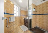 Once in 9 years, 3 beds 2.5 baths house with double garage, 0.4 km to Marina View School, 205 Luckens Road, West Harbour, Auckland