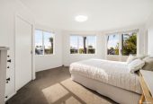 Once in 9 years, 3 beds 2.5 baths house with double garage, 0.4 km to Marina View School, 205 Luckens Road, West Harbour, Auckland
