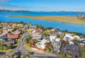 Once in 9 years, 3 beds 2.5 baths house with double garage, 0.4 km to Marina View School, 205 Luckens Road, West Harbour, Auckland