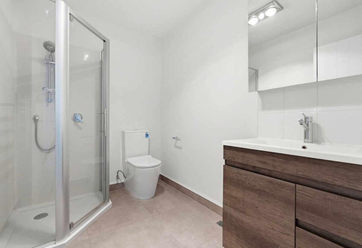4 beds 2.5 baths home with double standalone double garage, Floor area – 179sqm (includes house 143sqm, garage 36sqm), CV 2024 – $1.15M, close to shops, schools, easy motorway access, 0.4 km to Hobsonville Point Secondary School, 0.5 km to Hobsonville Point Primary School, 135E Clark Road, Hobsonville, Auckland