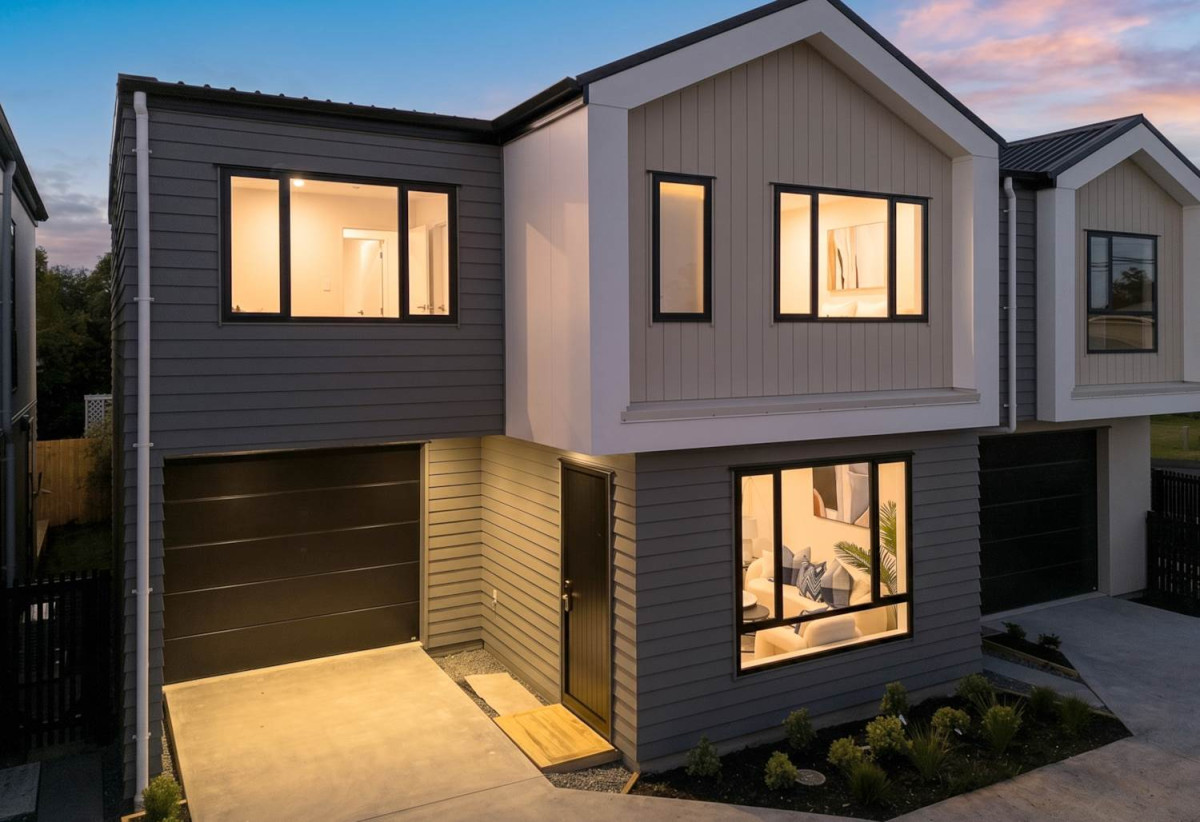 Brandnew standalone 4 beds or 3 beds home with garage, (Lots 2 & 3 | 4 Bed + 3.5 Bath + garage, Lots 4 & 5 | 3 Bed + 2.5 Bath + garage), Walk to top local schools including Waitakere College, Liston College, St Dominic’s College and ACG Sunderland, Just minutes to train station, motorway access, supermarkets, and WestCity Waitakere , 8 Mawney Road, Henderson, Auckland