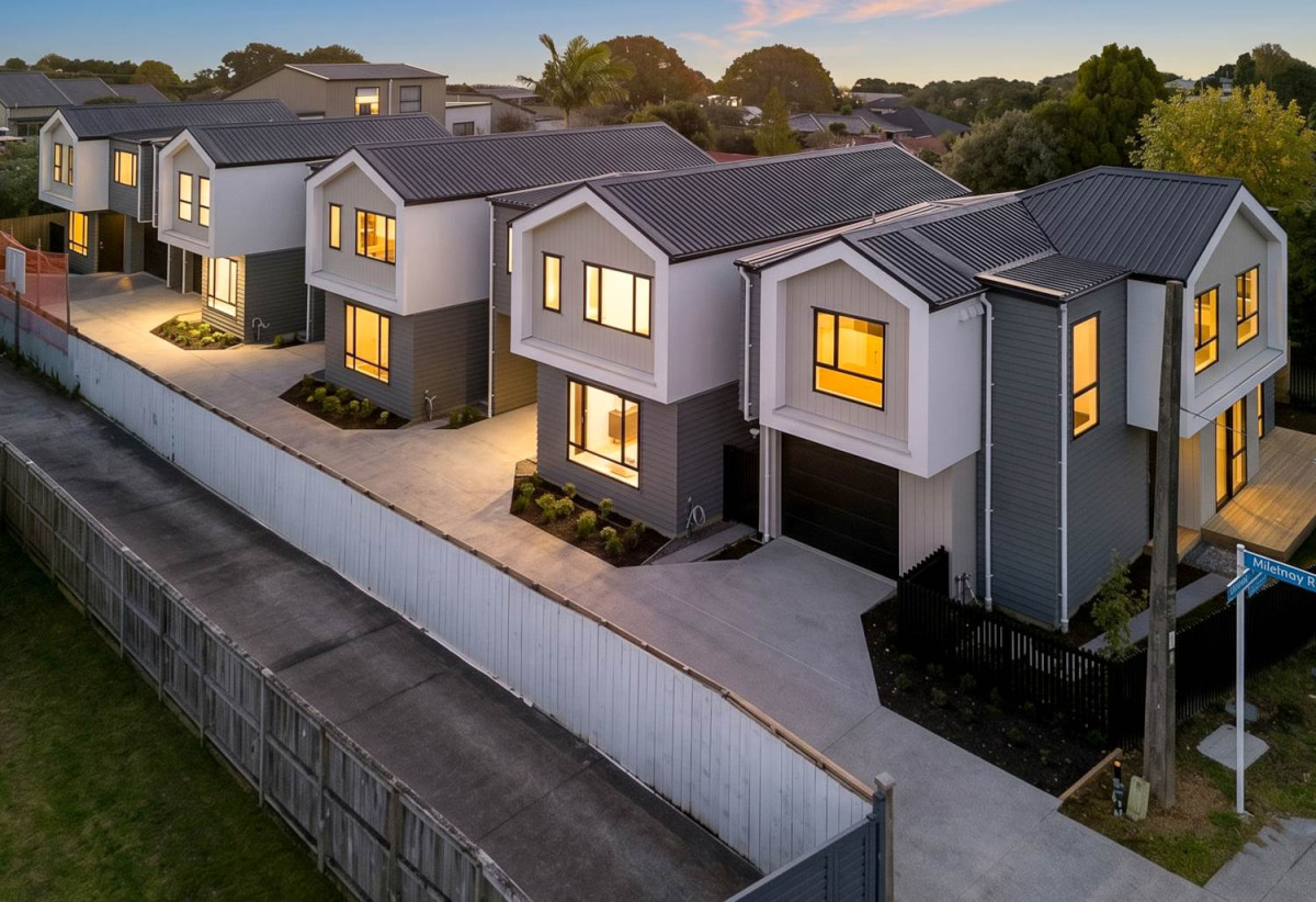 Brandnew standalone 4 beds or 3 beds home with garage, (Lots 2 & 3 | 4 Bed + 3.5 Bath + garage, Lots 4 & 5 | 3 Bed + 2.5 Bath + garage), Walk to top local schools including Waitakere College, Liston College, St Dominic’s College and ACG Sunderland, Just minutes to train station, motorway access, supermarkets, and WestCity Waitakere , 8 Mawney Road, Henderson, Auckland