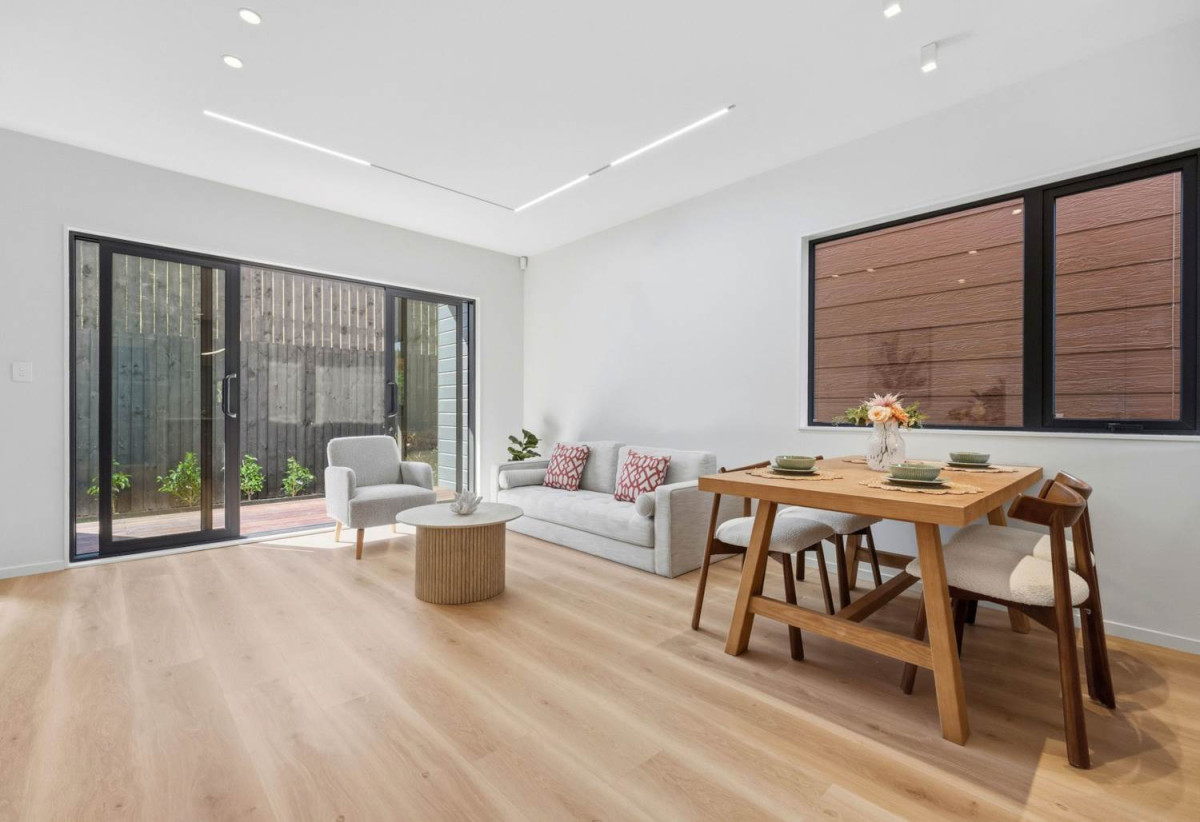 Must sell, Rangitoto College zone, Brandnew standalone 4 beds (2 ensuites) 3.5 baths home with garage, move-in ready, close to schools, shopping centre, beaches, 0.2 km to Browns Bay School, Lot 8/30 Kiteroa Terrace, Rothesay Bay, Auckland