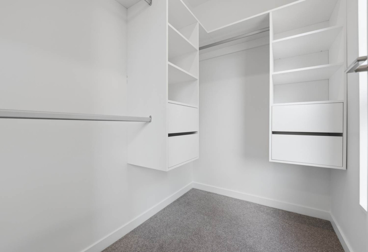 Brandnew standalone 3 beds 2.5 baths home with car park, minutes from Howick Village, local cafés, Pak’nSave, and well-regarded schools. 0.4 km to Howick Primary School, 14 Vida Place, Howick, Auckland