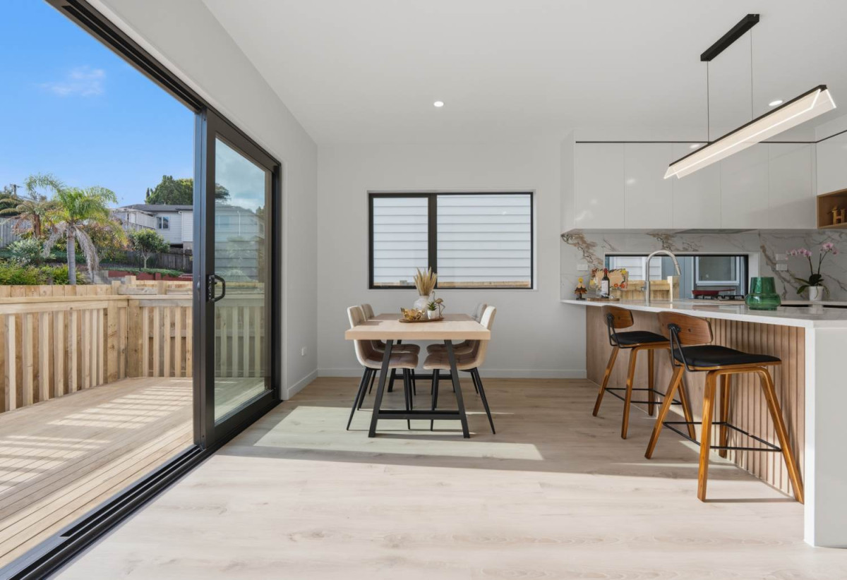 Brandnew standalone 3 beds 2.5 baths home with car park, minutes from Howick Village, local cafés, Pak’nSave, and well-regarded schools. 0.4 km to Howick Primary School, 14 Vida Place, Howick, Auckland