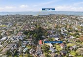 Brandnew standalone 3 beds 2.5 baths home with car park, minutes from Howick Village, local cafés, Pak’nSave, and well-regarded schools. 0.4 km to Howick Primary School, 14 Vida Place, Howick, Auckland