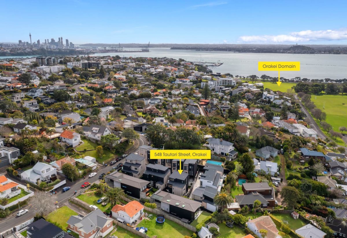 Brandnew standalone 3 beds (3 ensuites) 3.5 baths house with garage, 1 ensuite ground floor, close to schools, beaches, shops, parks, Eastridge shopping centre, CBD, 0.5 km to Orakei School, 54B Tautari Street, Orakei, Auckland