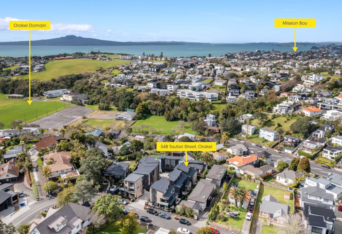Brandnew standalone 3 beds (3 ensuites) 3.5 baths house with garage, 1 ensuite ground floor, close to schools, beaches, shops, parks, Eastridge shopping centre, CBD, 0.5 km to Orakei School, 54B Tautari Street, Orakei, Auckland