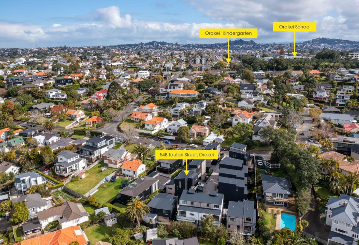 Brandnew standalone 3 beds (3 ensuites) 3.5 baths house with garage, 1 ensuite ground floor, close to schools, beaches, shops, parks, Eastridge shopping centre, CBD, 0.5 km to Orakei School, 54B Tautari Street, Orakei, Auckland