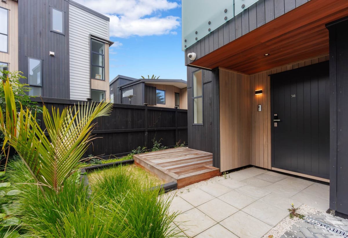Brandnew standalone 3 beds (3 ensuites) 3.5 baths house with garage, 1 ensuite ground floor, close to schools, beaches, shops, parks, Eastridge shopping centre, CBD, 0.5 km to Orakei School, 54B Tautari Street, Orakei, Auckland