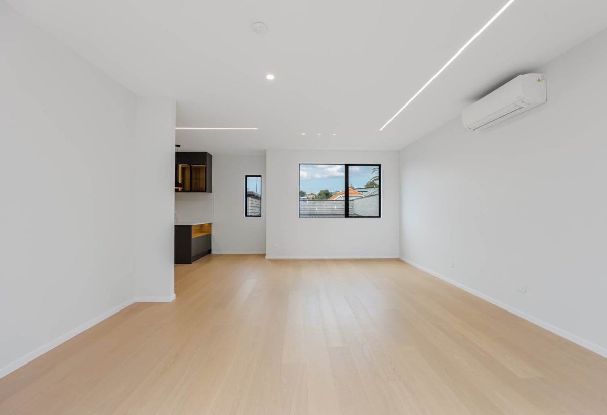 Brandnew standalone 3 beds (3 ensuites) 3.5 baths house with garage, 1 ensuite ground floor, close to schools, beaches, shops, parks, Eastridge shopping centre, CBD, 0.5 km to Orakei School, 54B Tautari Street, Orakei, Auckland