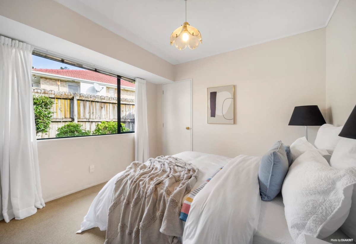 Brick and tile 3 beds 2 baths house with double garage, moments from Botany Town Centre, local parks, schools, 1.2 km to Botany Downs School, 3/6 Marbeth Court, Botany Downs, Auckland