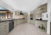 For rent, Botany Downs Secondary College zone, 5 beds 3 baths house with double garage, available 12th May, 18 Matarangi Road, East Tamaki, Auckland