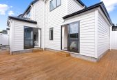 Standalone 4 beds (2 ensuites) 3.5 ths home with garage, 1 ensuite ground floor, with Royal Oak Mall, Supermarkets, and Dressmart just moments away. minutes to motorway access, walks to schools, 0.4 km to Royal Oak Intermediate School, 0.5 km to Onehunga High School, 0.8 km to Royal Oak School, 10C Trafalgar Street, Onehunga, Auckland