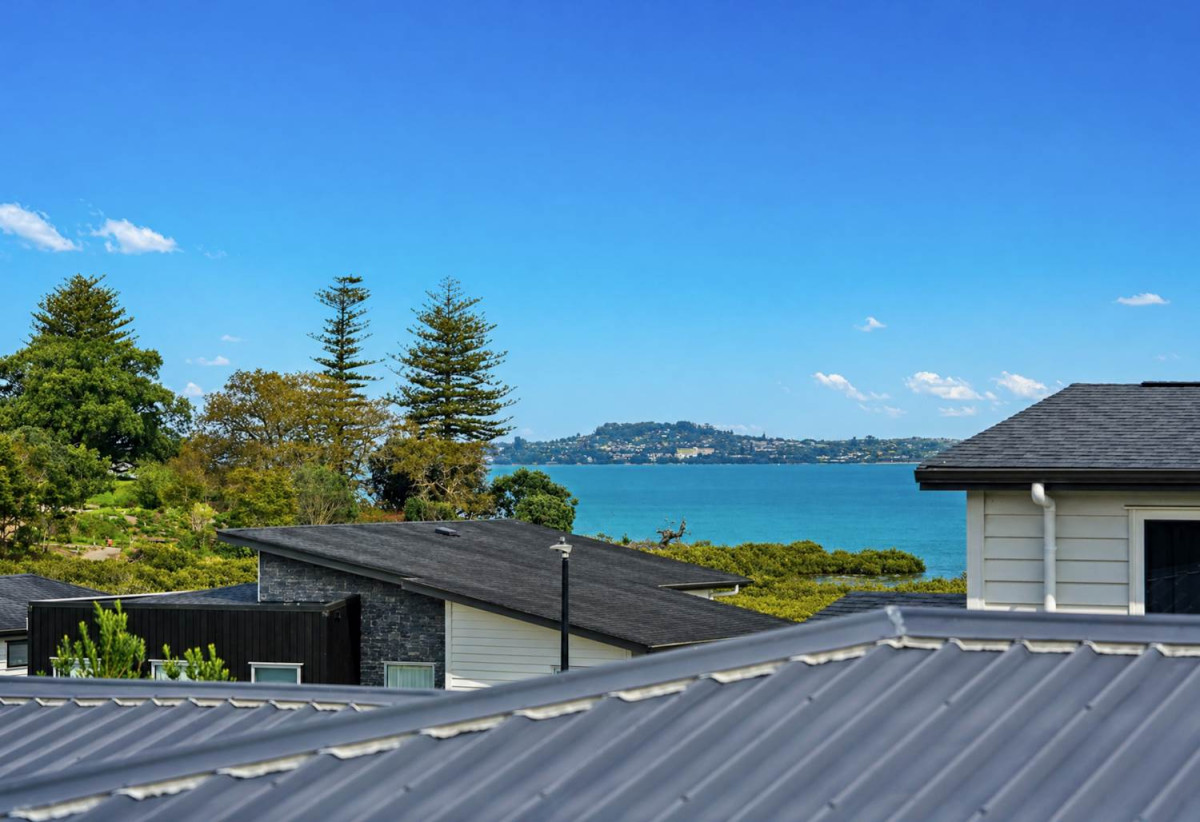 Brandnew standalone 4 beds 2.5 baths home with garage, moments from top schools, coastal walkways, parks, ferry transport, and local amenities, motorway access, 0.8 km to Hobsonville Point Secondary School, 0.9 km to Scott Point School, 2/28 Brickworks Bay Road, Hobsonvil, Auckland