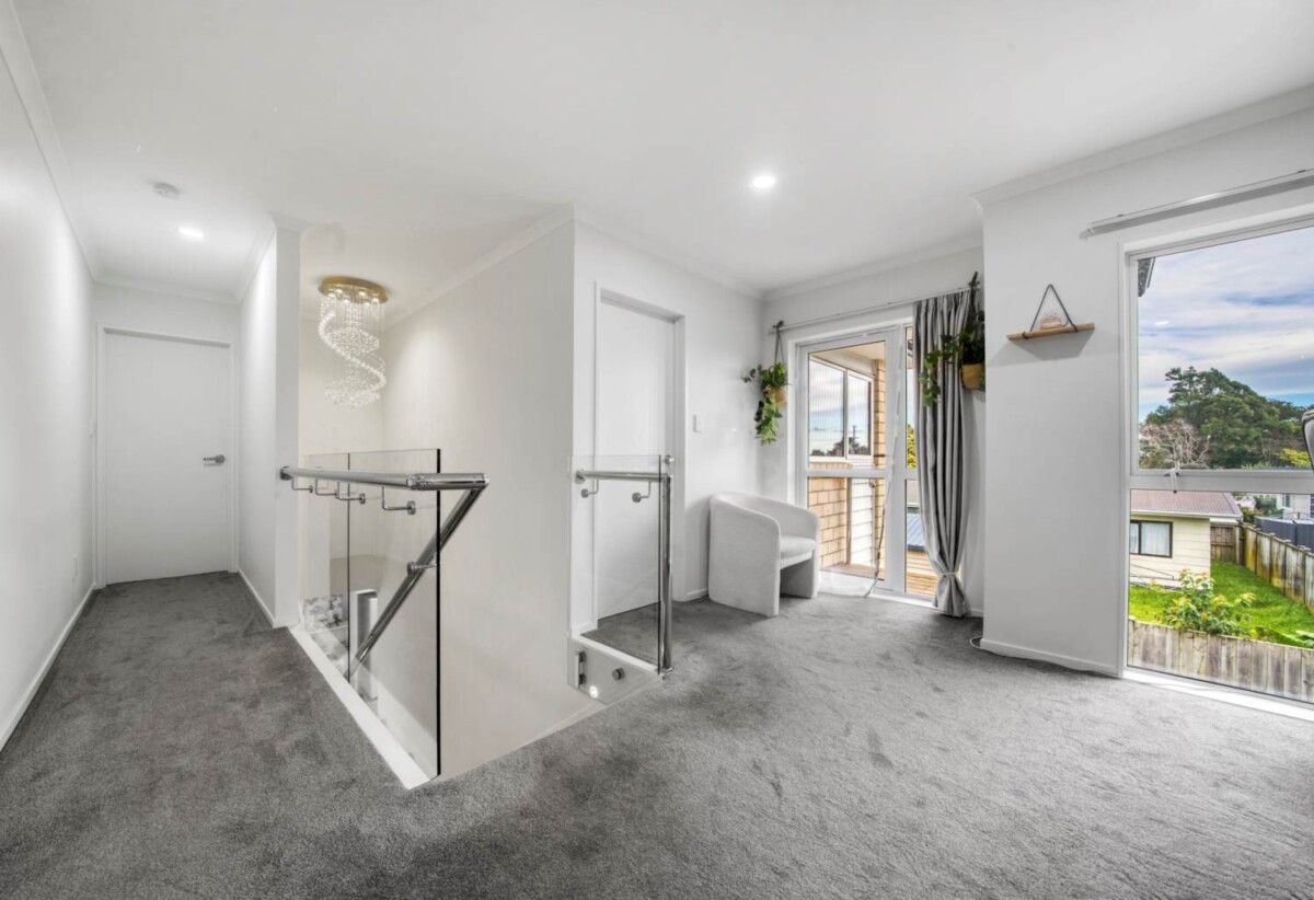 6 beds 3 baths house with double garage on 358m2 section, 1 bed 1 bath ground floor, minutes to Papakura town centre, schools, motorway access, 0.1 km to Papakura Intermediate, 0.5 km to Kelvin Road School and Papakura High School, 38B Laurie Avenue, Papakura, Auckland