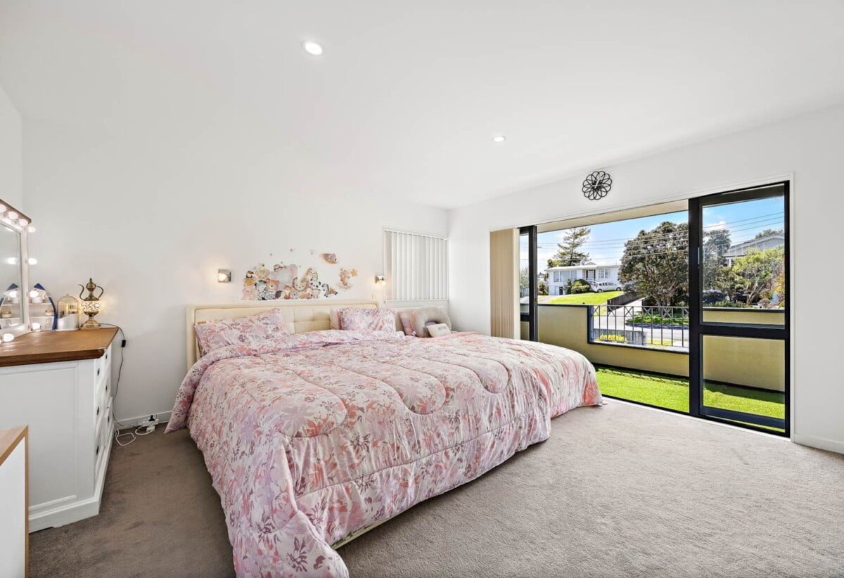 243m2 4 beds 2.5 baths house with double garage on 500m2 section, close to schools, reserves, shops, supermarket, golf club, easy motorway access, 0.7 km to Halsey Drive School, 1.4 km to Lynfield College, 38A James Tyler Crescent, Lynfield, Auckland