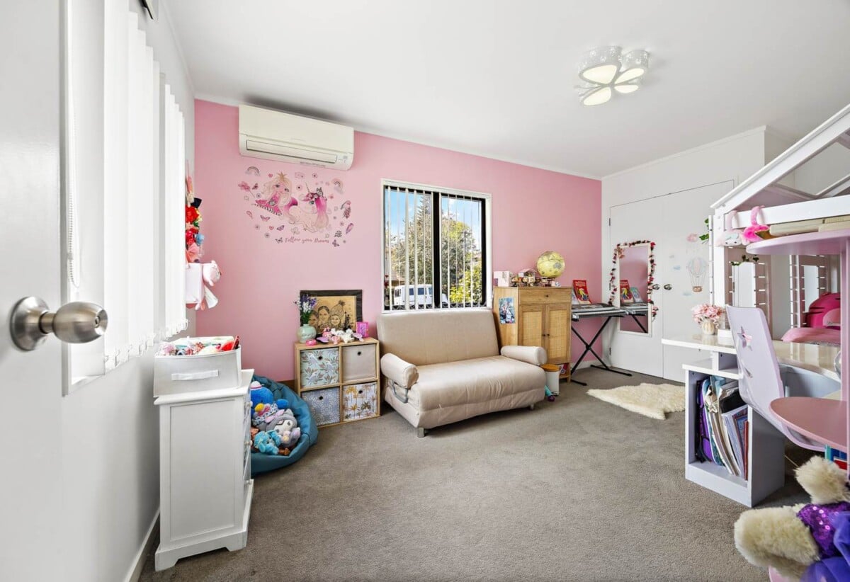 243m2 4 beds 2.5 baths house with double garage on 500m2 section, close to schools, reserves, shops, supermarket, golf club, easy motorway access, 0.7 km to Halsey Drive School, 1.4 km to Lynfield College, 38A James Tyler Crescent, Lynfield, Auckland
