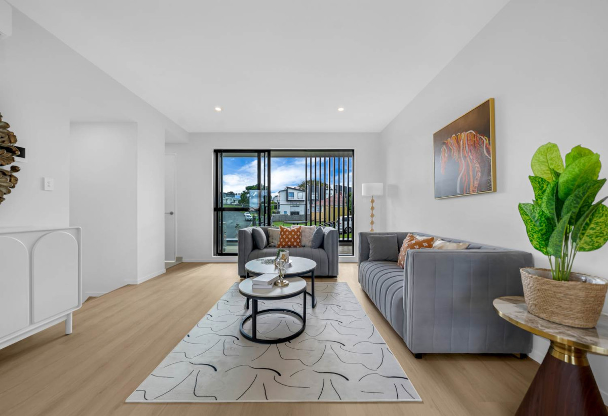 3 beds 3.5 baths home with garage and 1 bed granny, Walk to schools, supermarkets, cafes, and parks, 0.5 km to Tamaki College, 0.6 km to Glen Taylor School, Lot 1/50 Farringdon Street, Glen Innes, Auckland