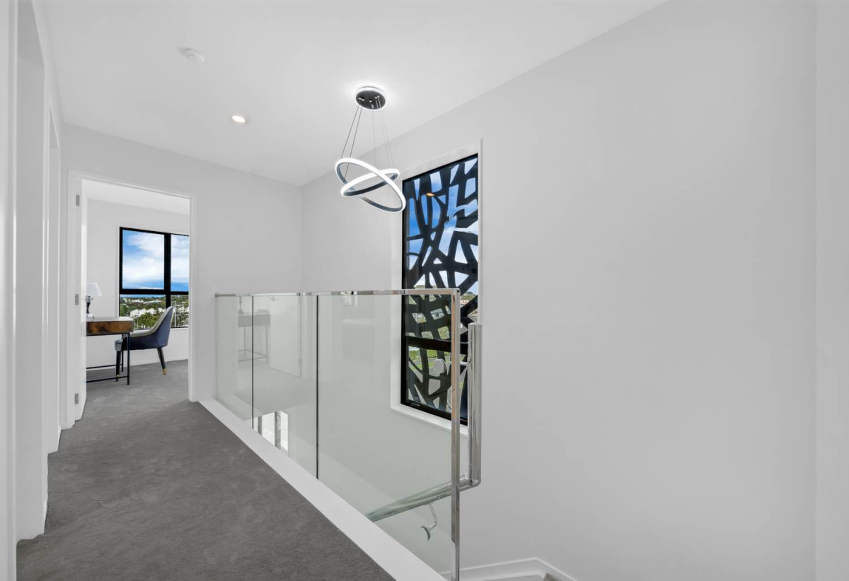 3 beds 3.5 baths home with garage and 1 bed granny, Walk to schools, supermarkets, cafes, and parks, 0.5 km to Tamaki College, 0.6 km to Glen Taylor School, Lot 1/50 Farringdon Street, Glen Innes, Auckland