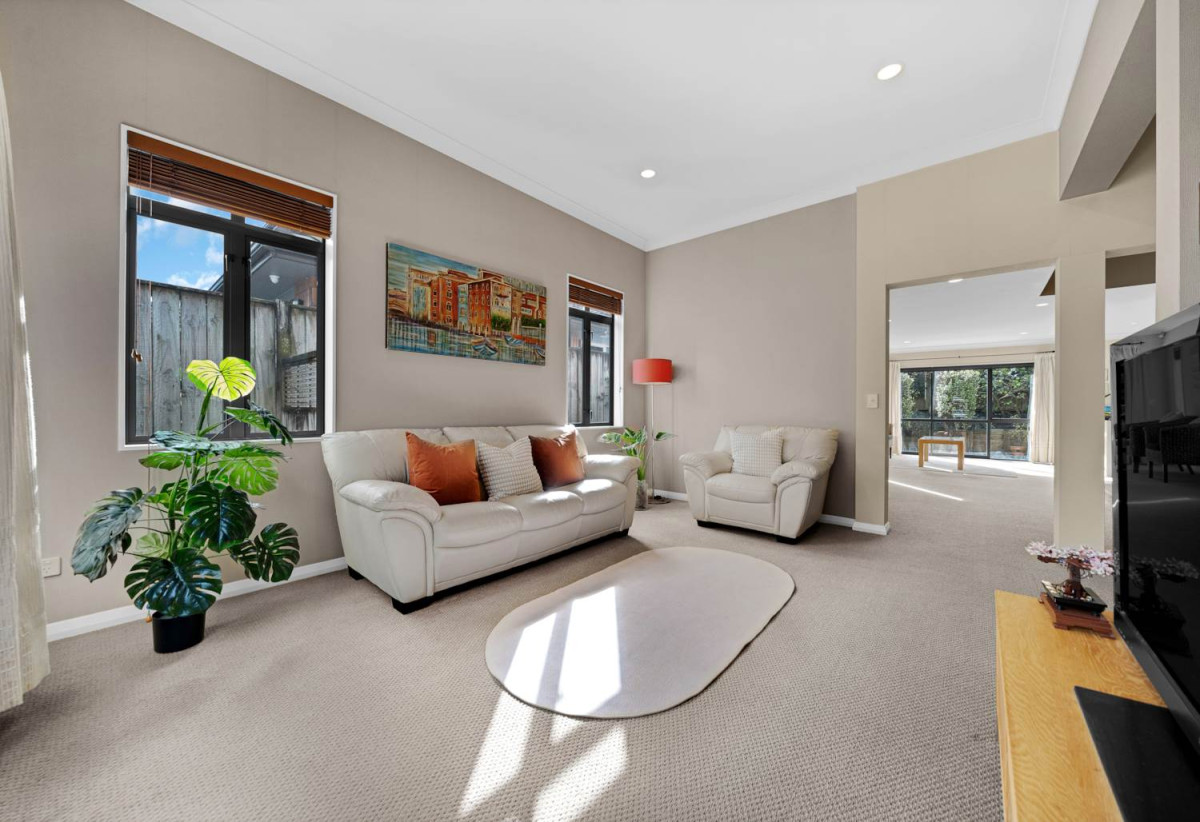 Vendors Have Bought…Must Sell!, 4 beds 3 baths house with double garage on 352m2 section, minutes to Botany Downs shopping centre and Ormiston shopping centre, parks, schools, within walking distance to a primary school and zoned for sought-after schools including Baverstock Oaks School, Mission Heights Junior College, and Ormiston Senior College, 11 Gordal Place, Flat Bush, Auckland