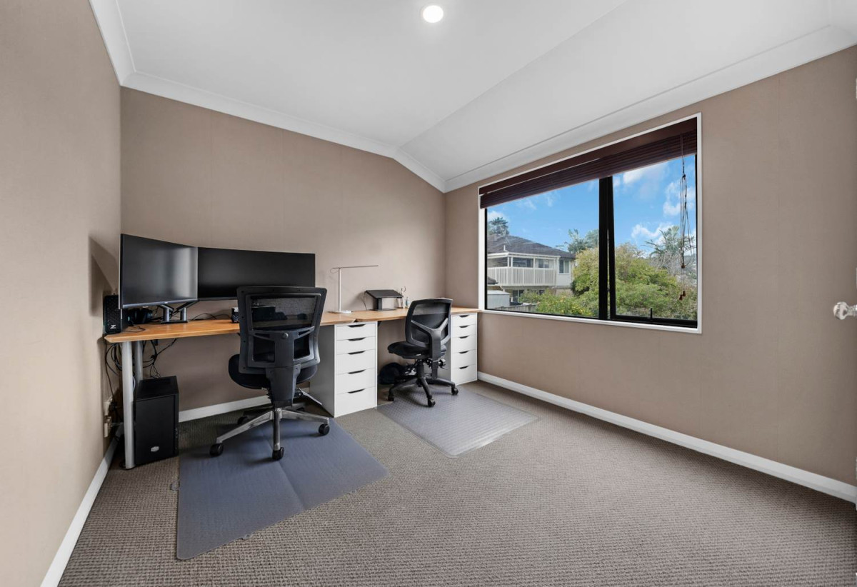 Vendors Have Bought…Must Sell!, 4 beds 3 baths house with double garage on 352m2 section, minutes to Botany Downs shopping centre and Ormiston shopping centre, parks, schools, within walking distance to a primary school and zoned for sought-after schools including Baverstock Oaks School, Mission Heights Junior College, and Ormiston Senior College, 11 Gordal Place, Flat Bush, Auckland