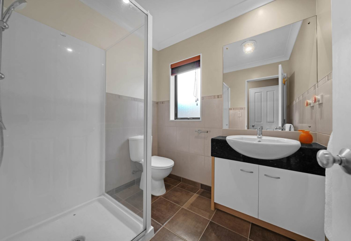 Vendors Have Bought…Must Sell!, 4 beds 3 baths house with double garage on 352m2 section, minutes to Botany Downs shopping centre and Ormiston shopping centre, parks, schools, within walking distance to a primary school and zoned for sought-after schools including Baverstock Oaks School, Mission Heights Junior College, and Ormiston Senior College, 11 Gordal Place, Flat Bush, Auckland
