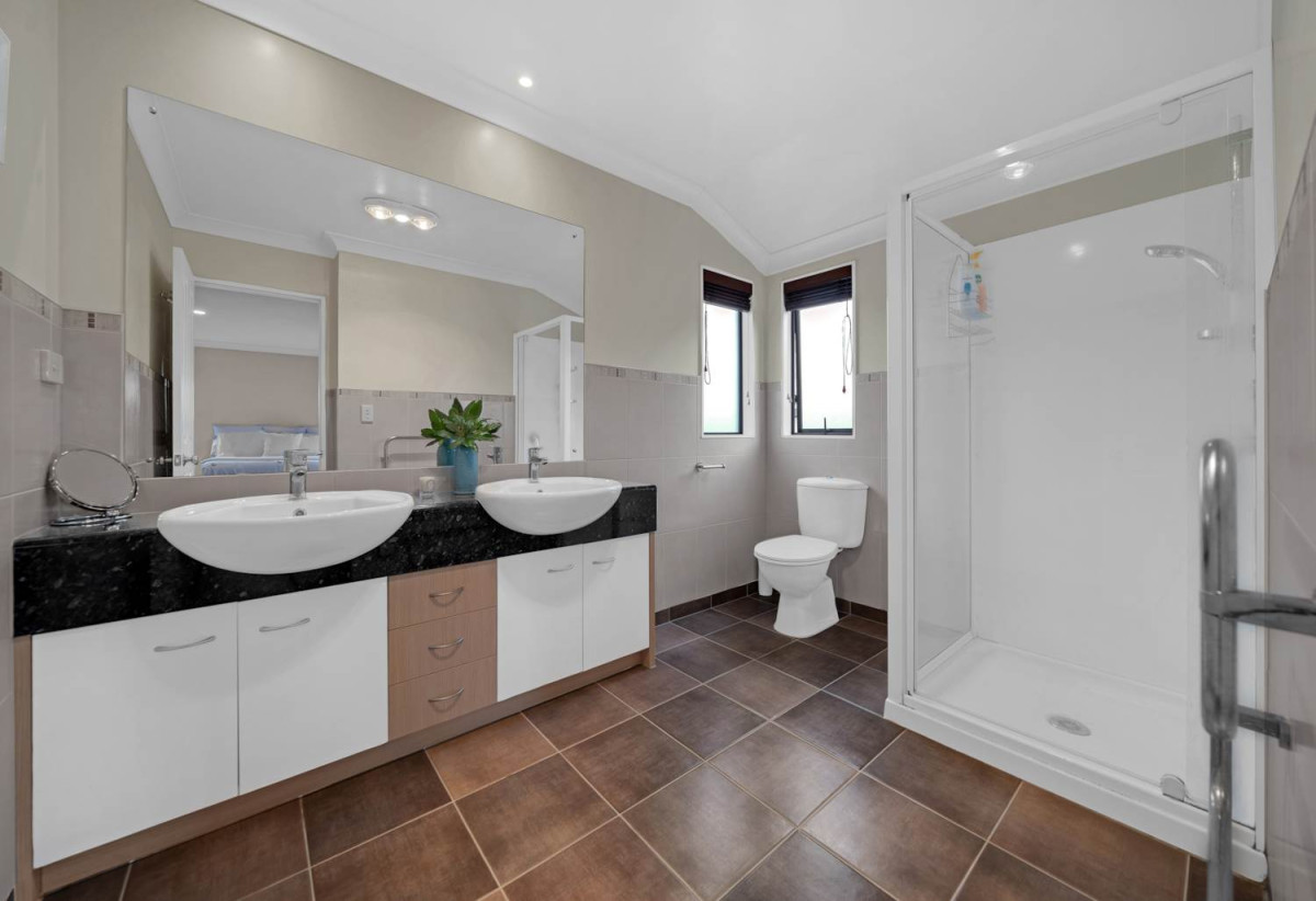 Vendors Have Bought…Must Sell!, 4 beds 3 baths house with double garage on 352m2 section, minutes to Botany Downs shopping centre and Ormiston shopping centre, parks, schools, within walking distance to a primary school and zoned for sought-after schools including Baverstock Oaks School, Mission Heights Junior College, and Ormiston Senior College, 11 Gordal Place, Flat Bush, Auckland