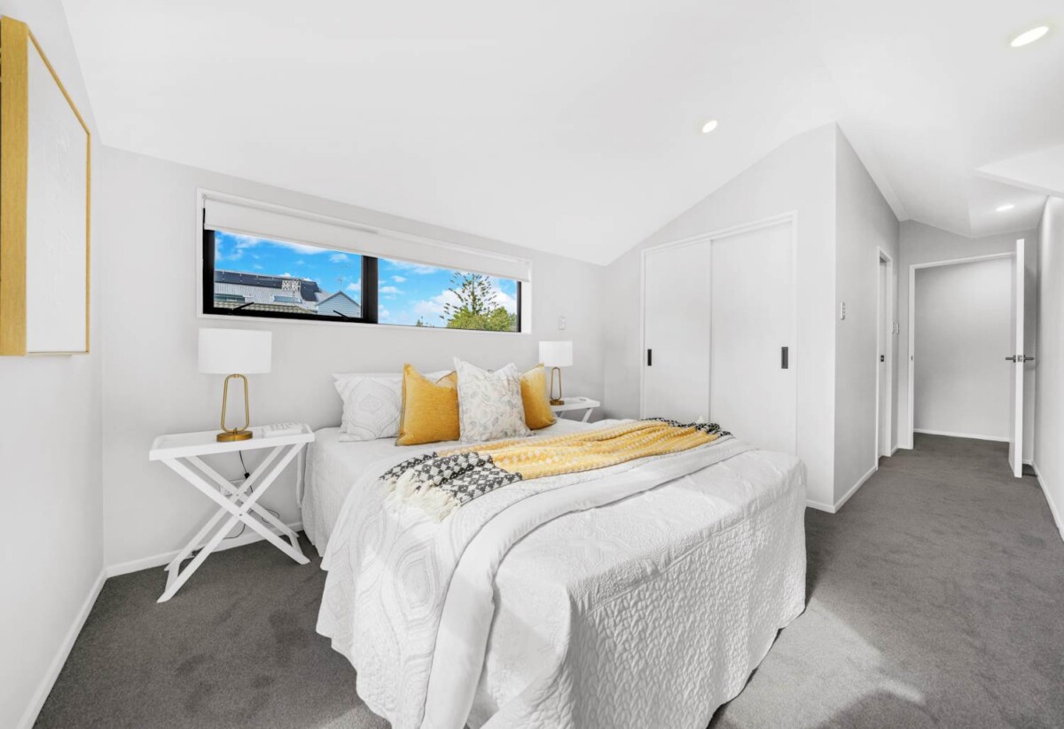 Brandnew 3 beds 2.5 bath Duplex home with garage, close to schools shops, parks, motorway access, 0.6 km to Ellerslie School, 1.7 km to Remuera Intermediate, 44B & 44C Waiohua Road, Greenlane, Auckland