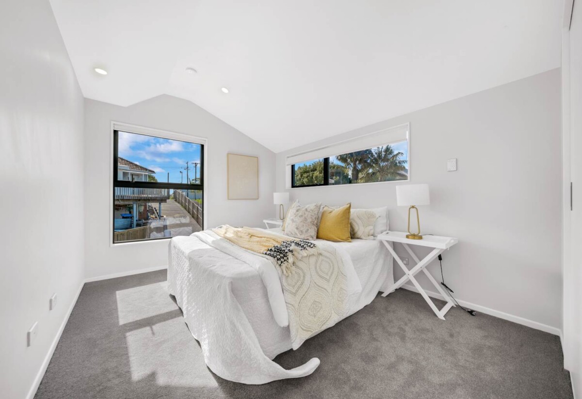 Brandnew 3 beds 2.5 bath Duplex home with garage, close to schools shops, parks, motorway access, 0.6 km to Ellerslie School, 1.7 km to Remuera Intermediate, 44B & 44C Waiohua Road, Greenlane, Auckland